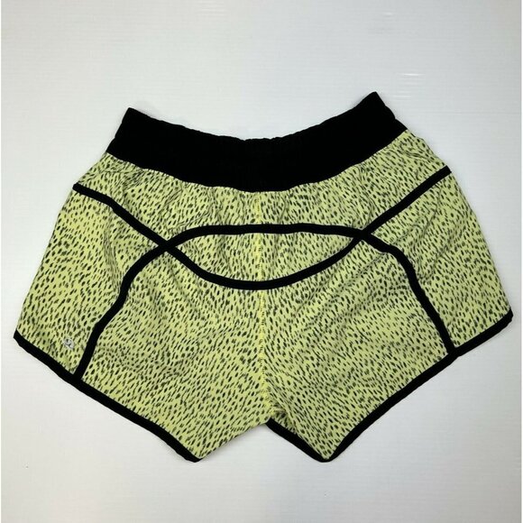 Lululemon Womens Size 6 Run Speed Up Shorts Animal Print Green/Black - Picture 2 of 6